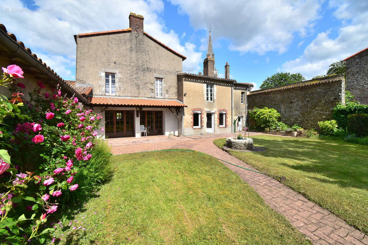 Maison à LES BROUZILS