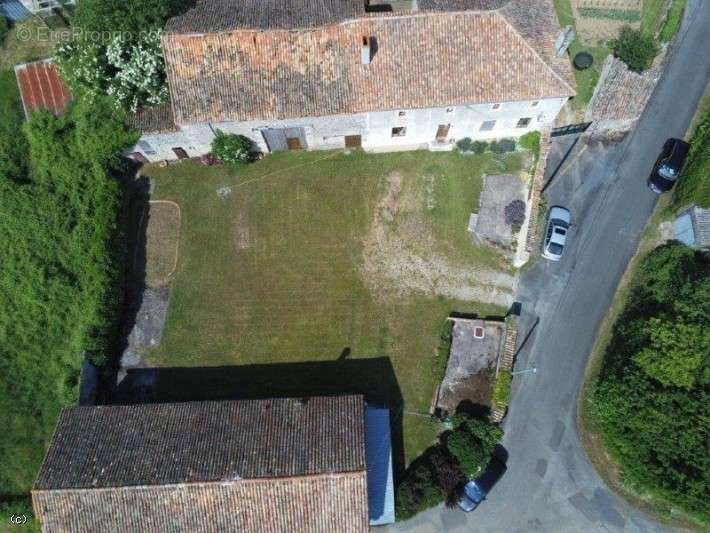 Maison à CHEF-BOUTONNE