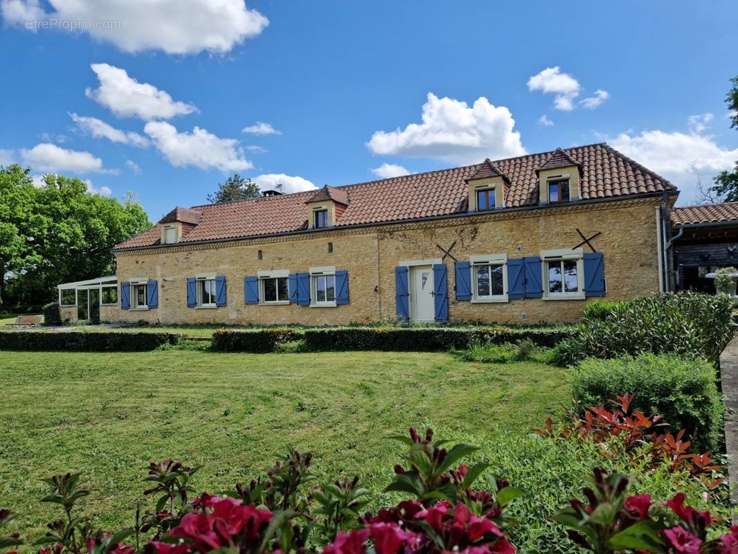 Façade - Maison à LE BUGUE