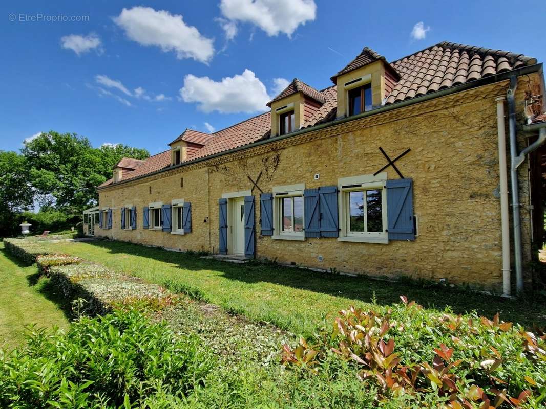 Façade - Maison à LE BUGUE