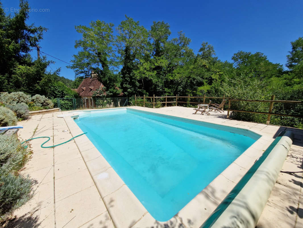 Piscine - Maison à LE BUGUE