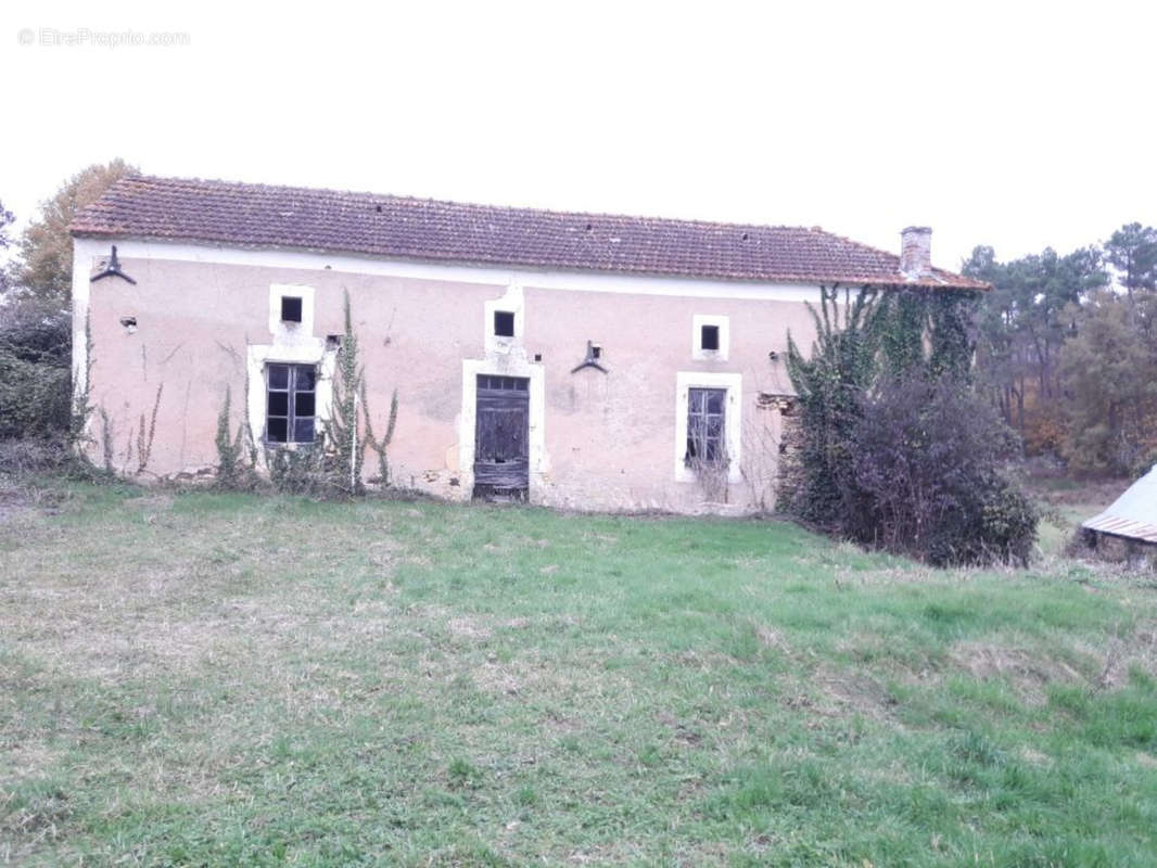 Façade Ancienne maison - Maison à PROISSANS