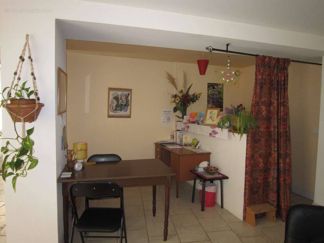 App 1 rez-de-rue de 40 m2 - Maison à SAINT-CYPRIEN