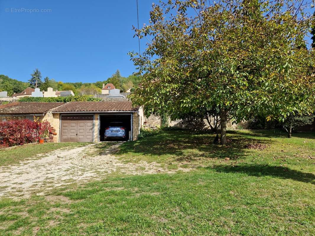 Double garage - Maison à SAINT-CYPRIEN