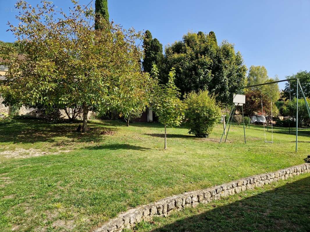 jardin - Maison à SAINT-CYPRIEN