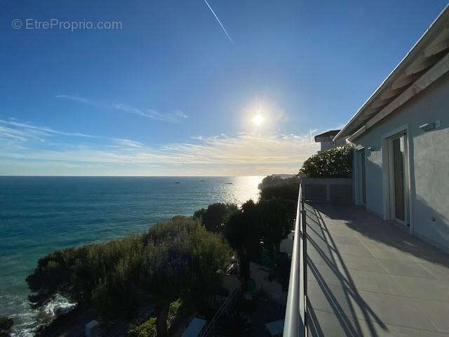 Appartement à ROQUEBRUNE-CAP-MARTIN