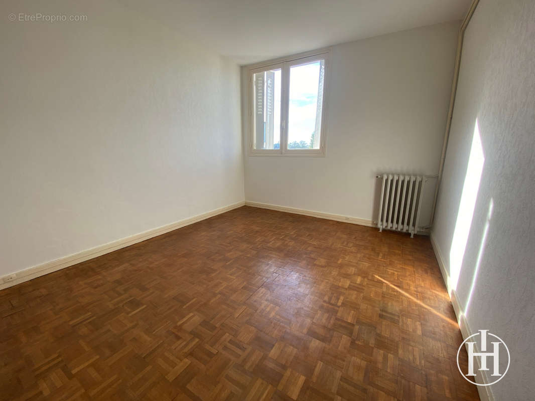 Appartement à SAINT-AMAND-MONTROND