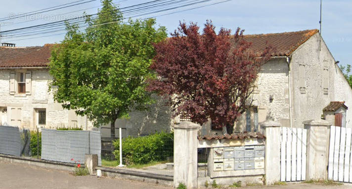 Appartement à CHATEAUBERNARD