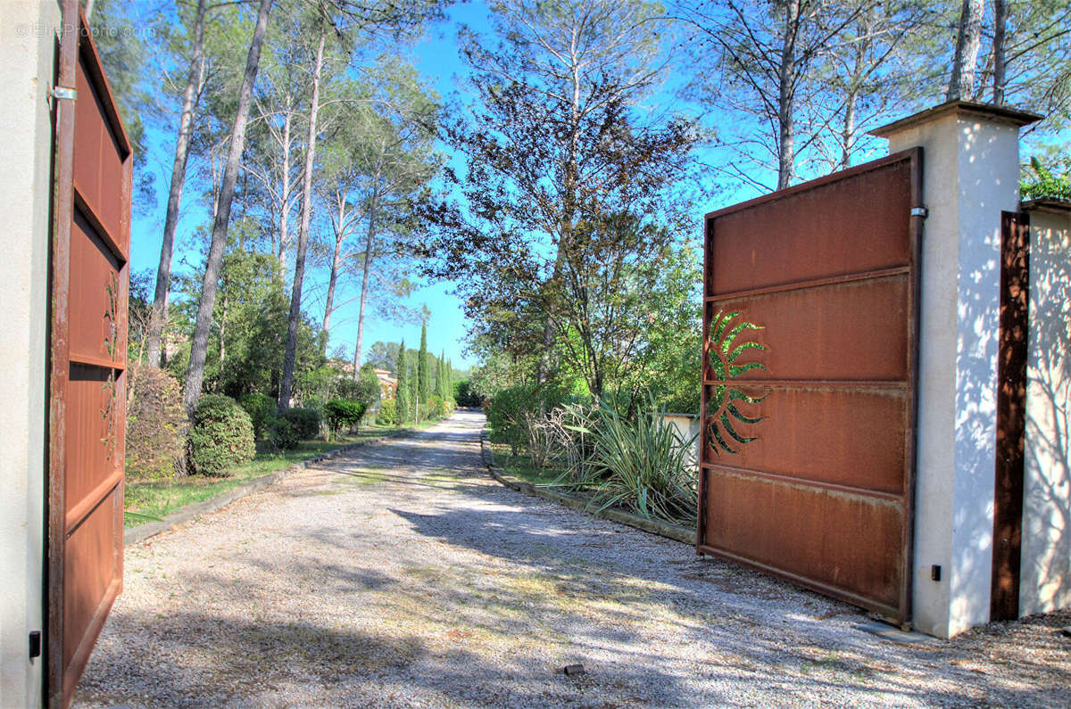 Maison à PUGET-SUR-ARGENS