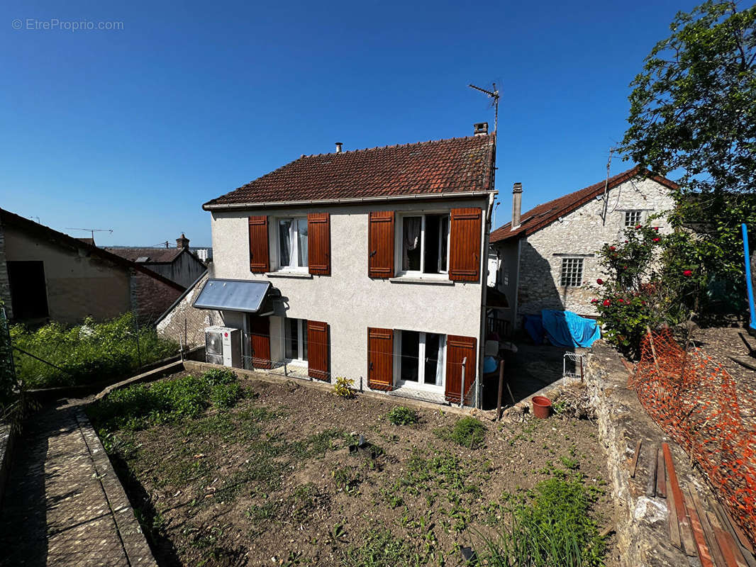 Maison à MONTEREAU-FAULT-YONNE