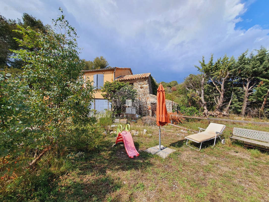 Maison à SAINT-SATURNIN-LES-APT