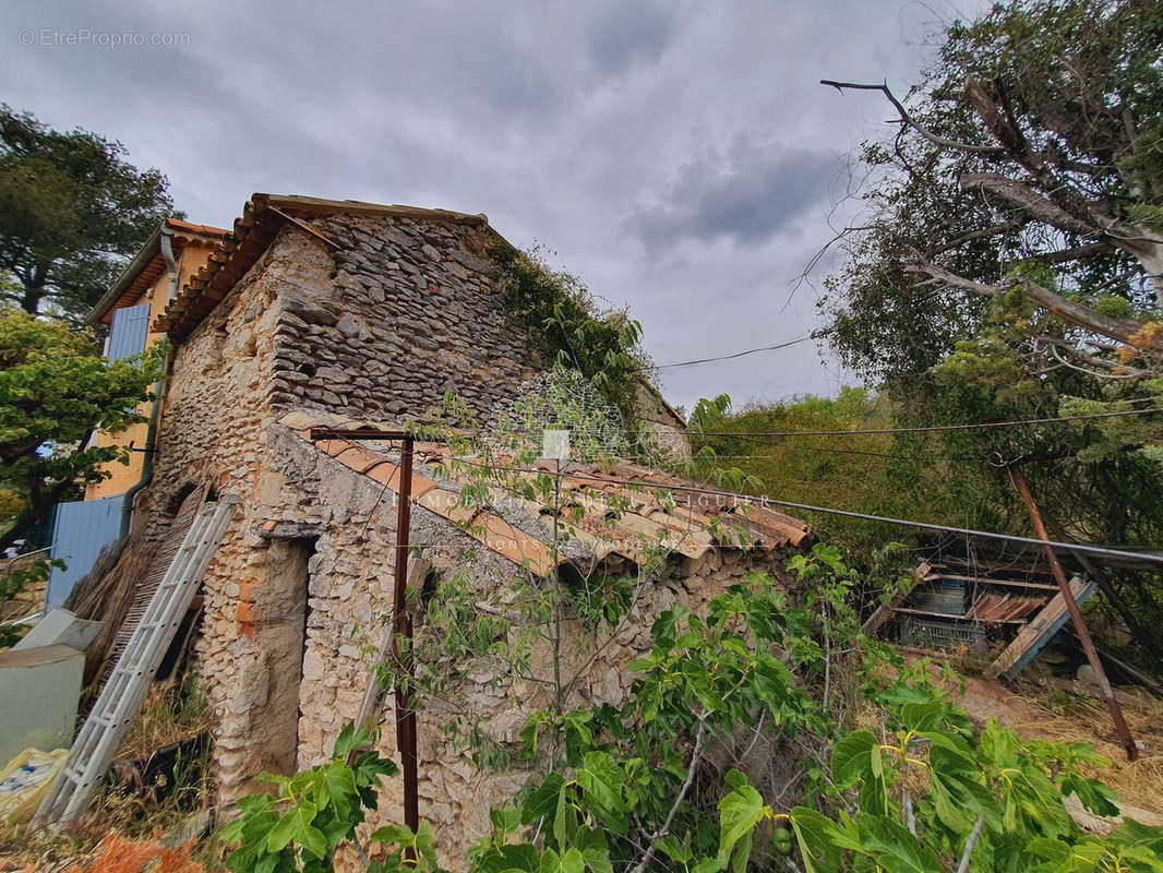 Maison à SAINT-SATURNIN-LES-APT