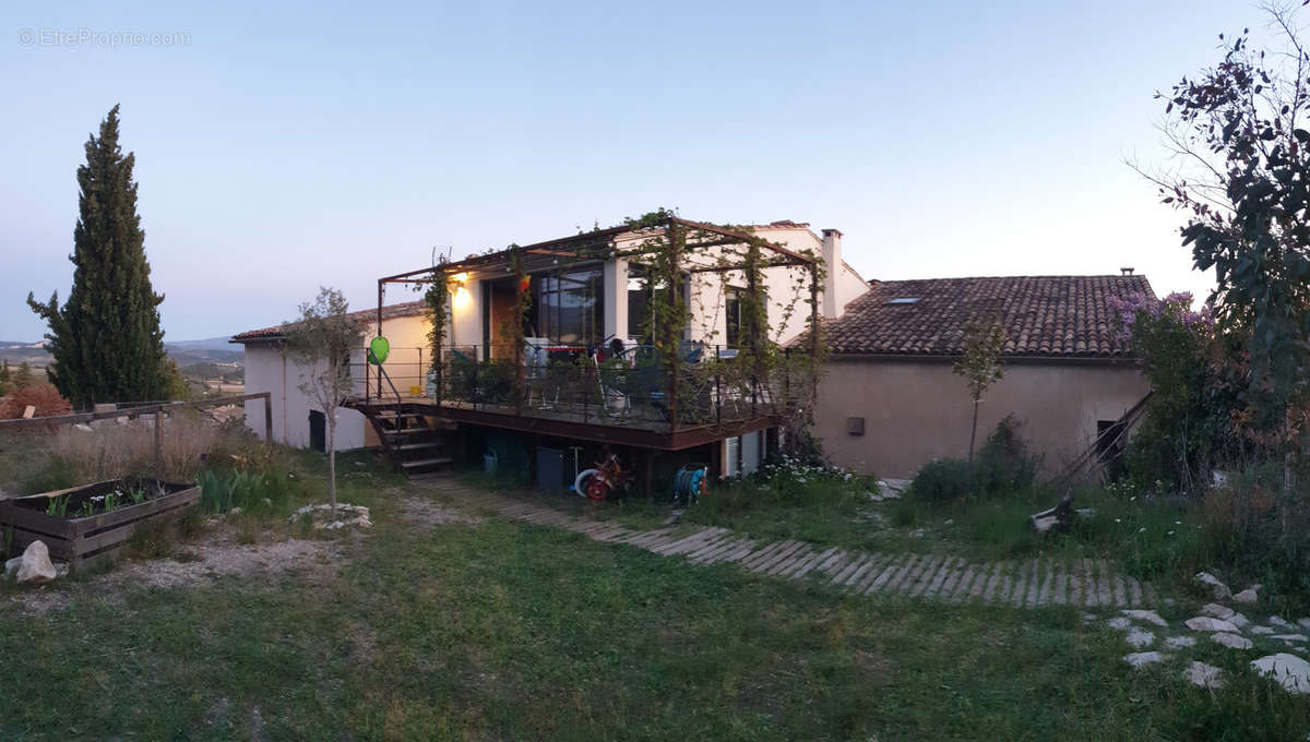 Maison à SAINT-SATURNIN-LES-APT