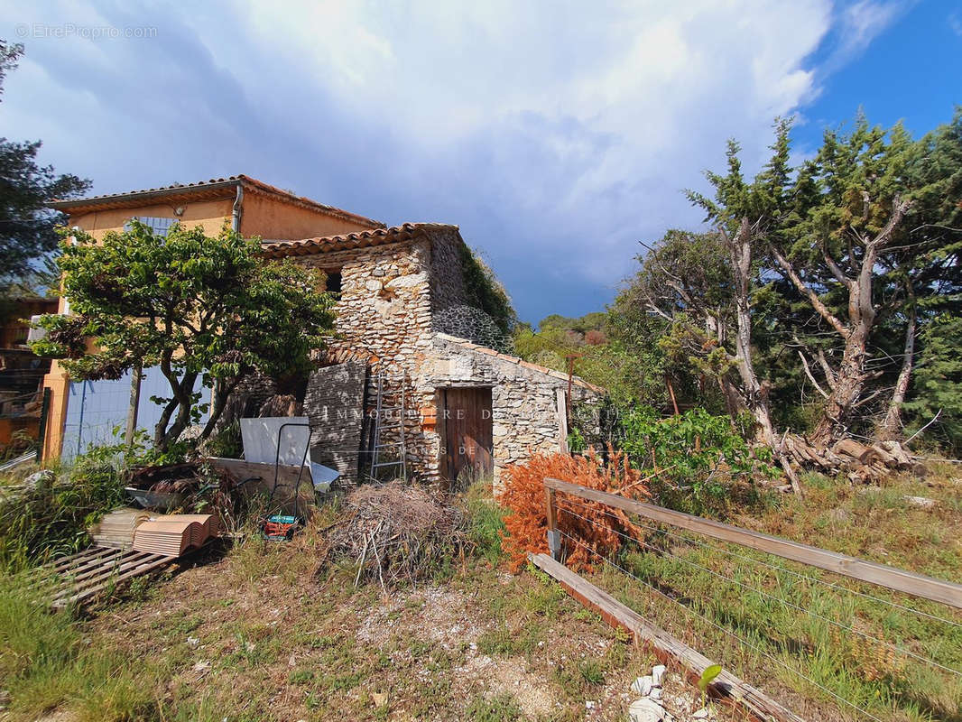 Maison à SAINT-SATURNIN-LES-APT