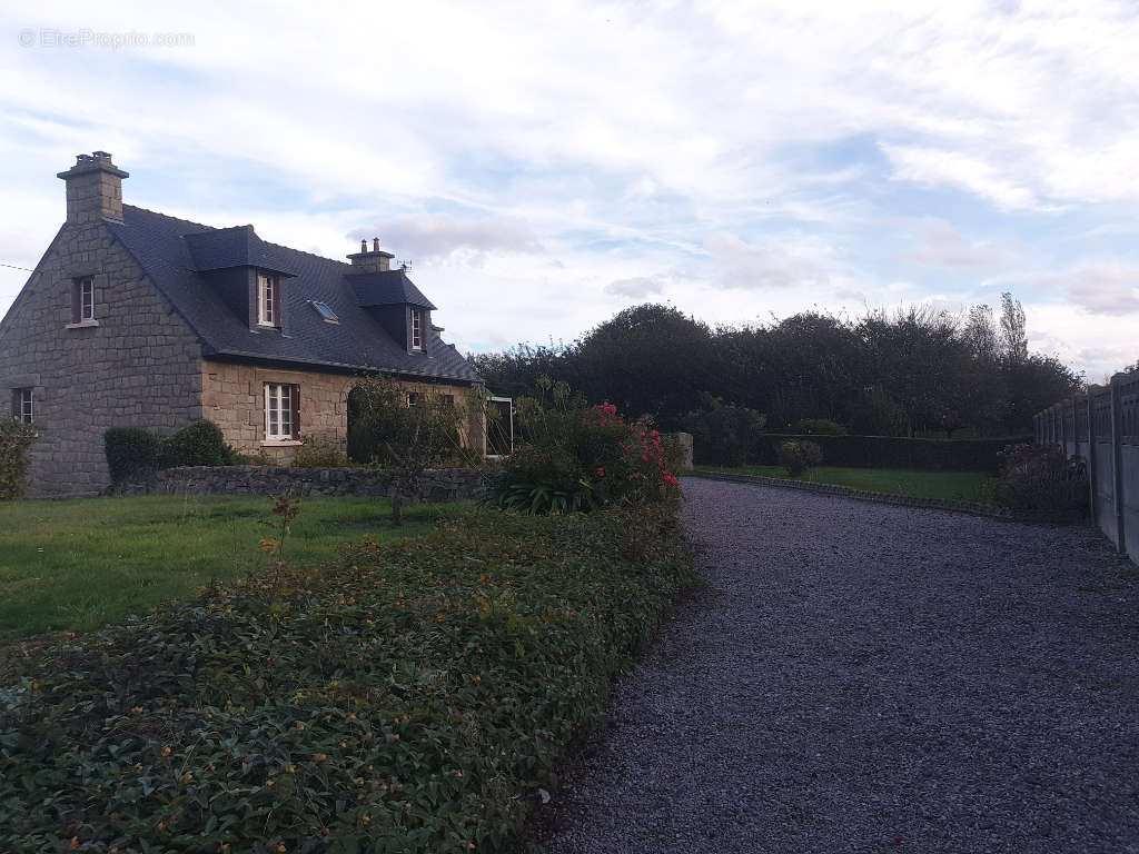 Maison à PLOUEZEC