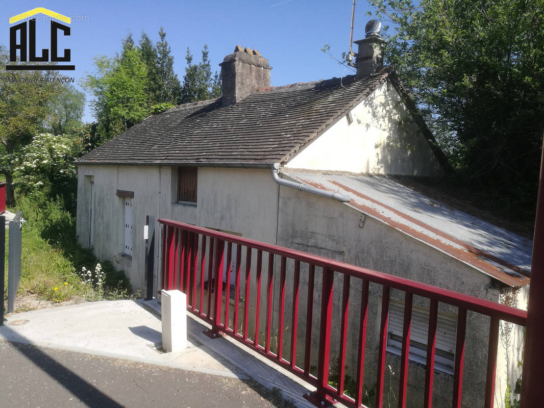 Maison à SAINT-DENIS-SUR-SARTHON