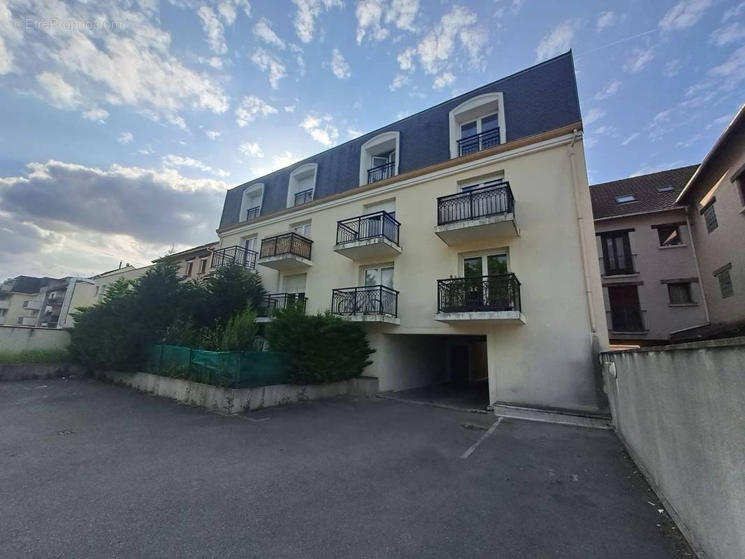 Appartement à PONTAULT-COMBAULT