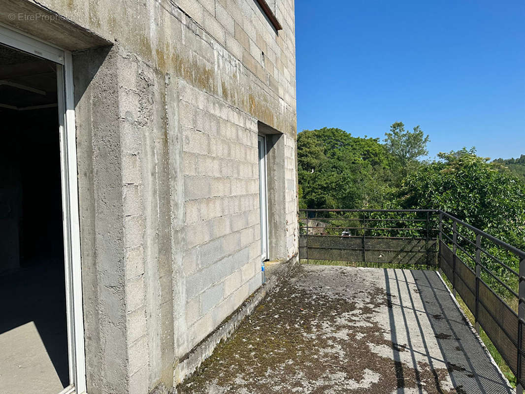 Appartement à CAGNAC-LES-MINES