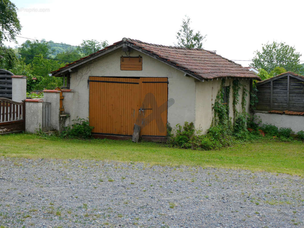 Maison à SAINT-LAURENT-DE-CHAMOUSSET