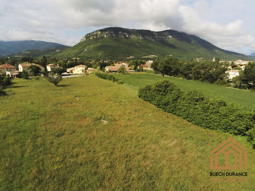 Terrain à LARAGNE-MONTEGLIN