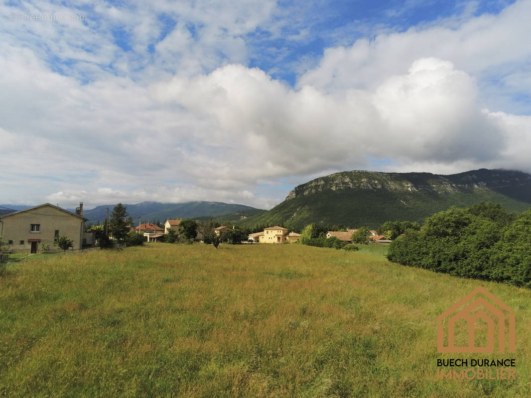 Terrain à LARAGNE-MONTEGLIN