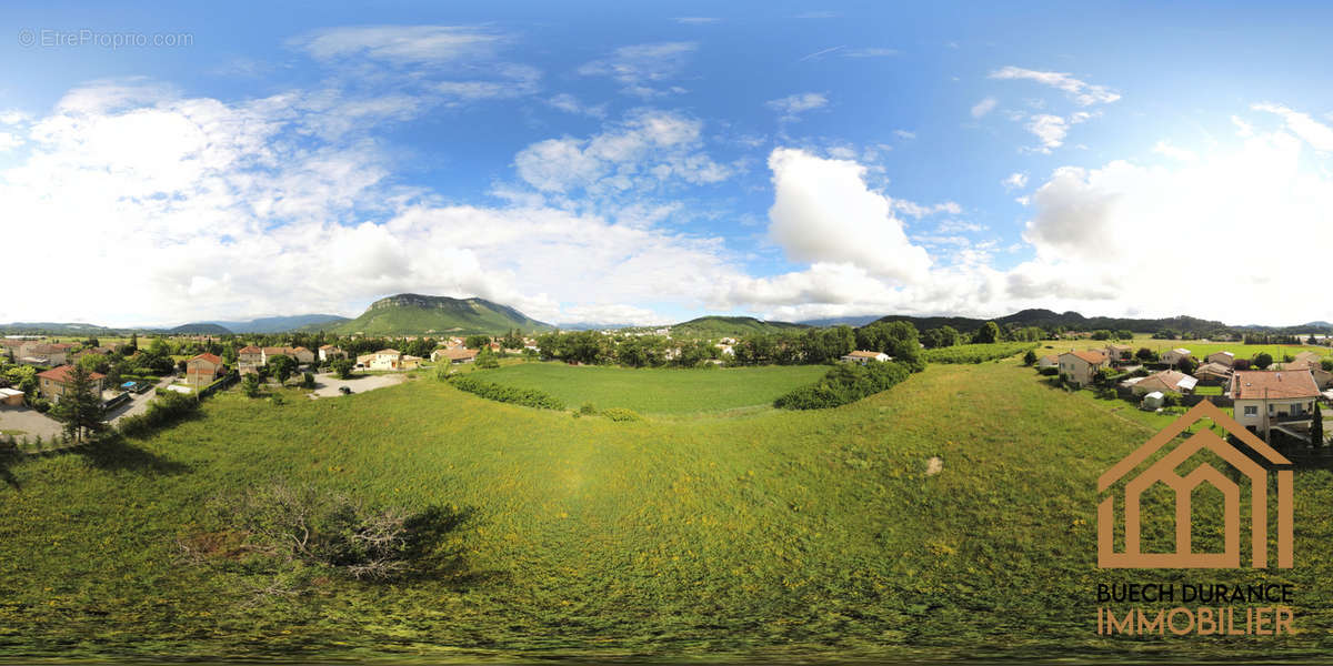 Terrain à LARAGNE-MONTEGLIN