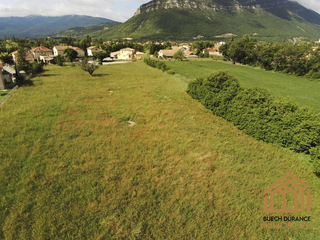 Terrain à LARAGNE-MONTEGLIN