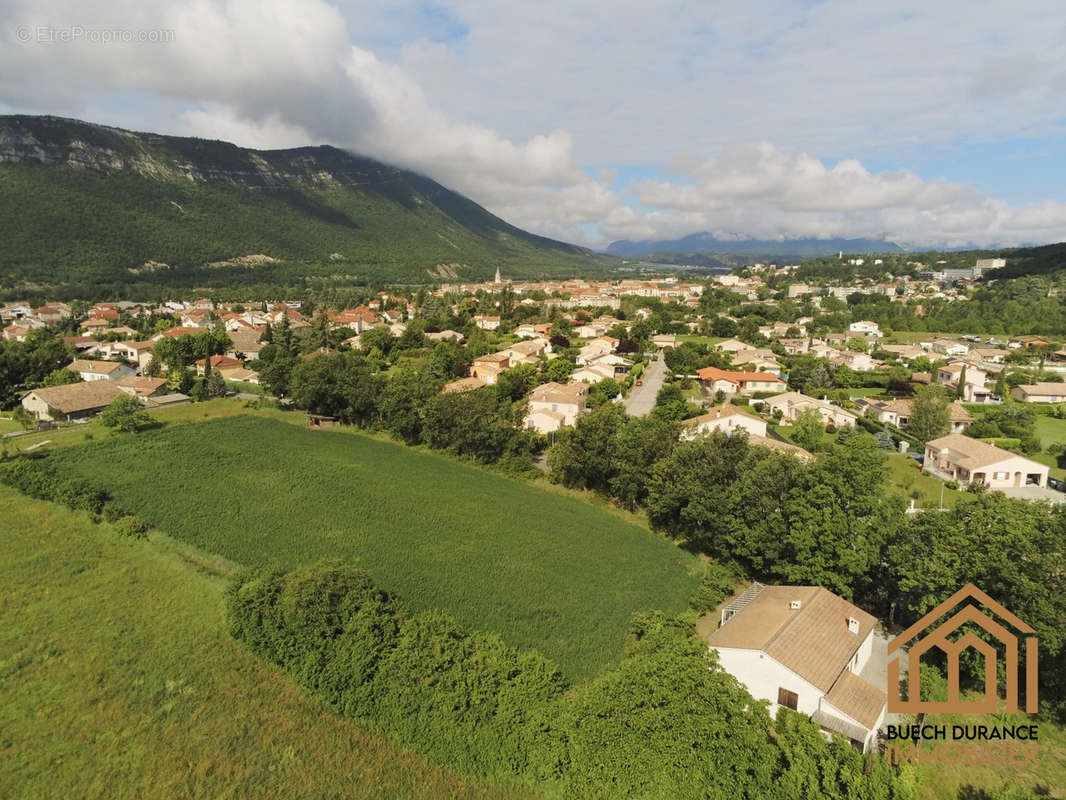 Terrain à LARAGNE-MONTEGLIN