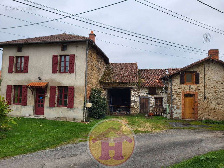 Maison à SAINT-LAURENT-SUR-GORRE