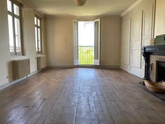 Appartement à ARGENTON-SUR-CREUSE