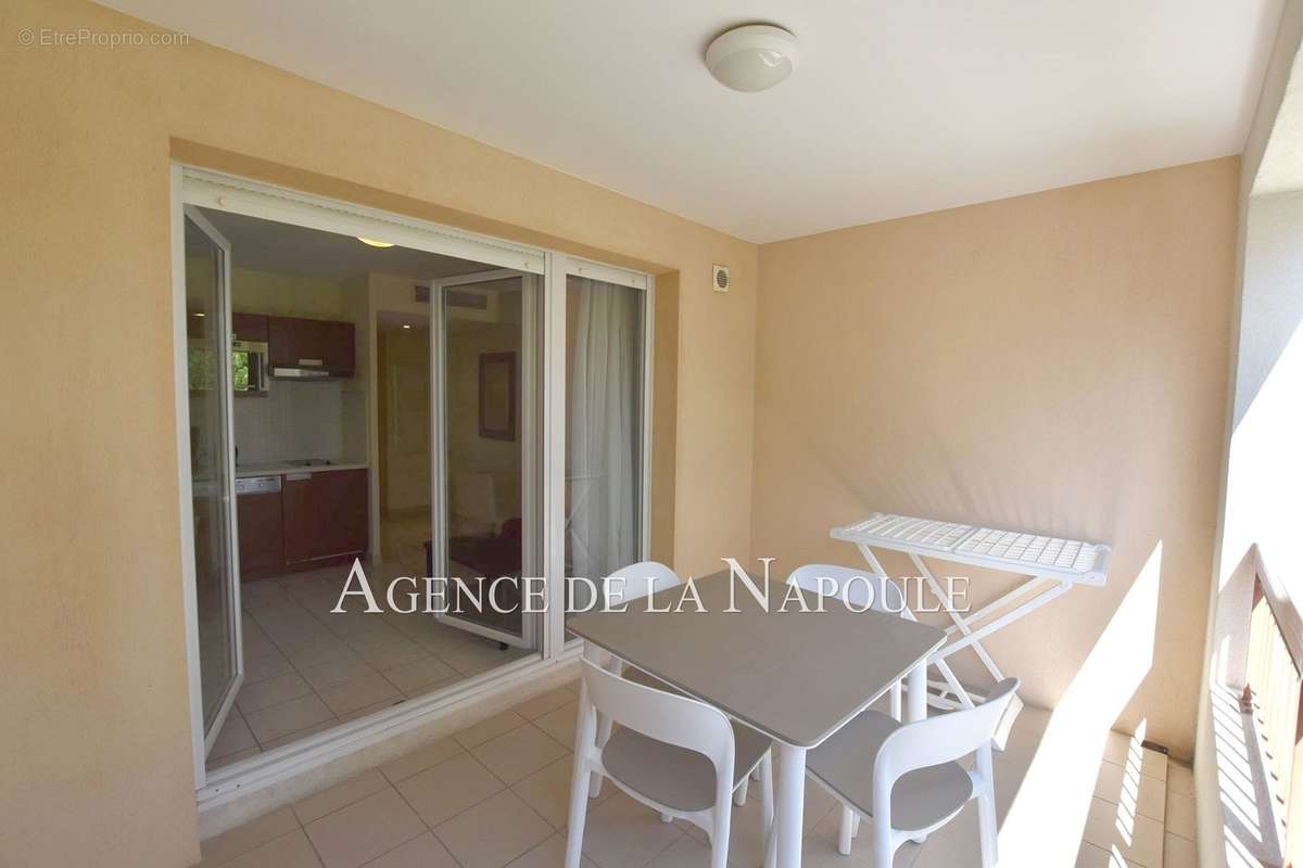 Appartement à MANDELIEU-LA-NAPOULE