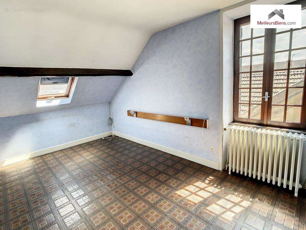 Appartement à MONTCEAU-LES-MINES