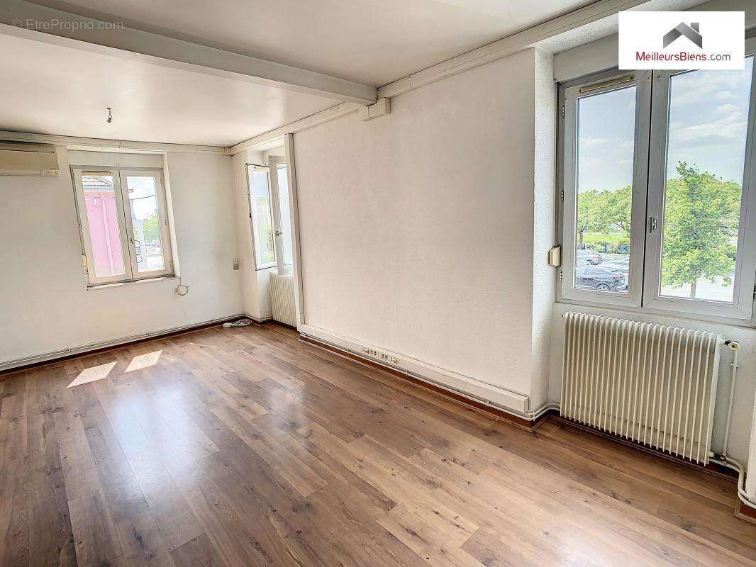 Appartement à MONTCEAU-LES-MINES