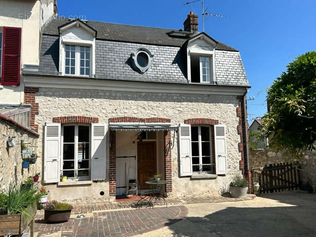 Maison à BONNIERES-SUR-SEINE