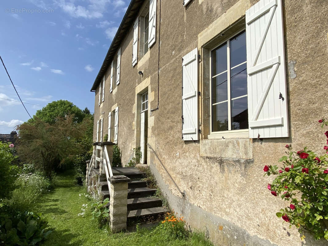 Maison à JUILLAC