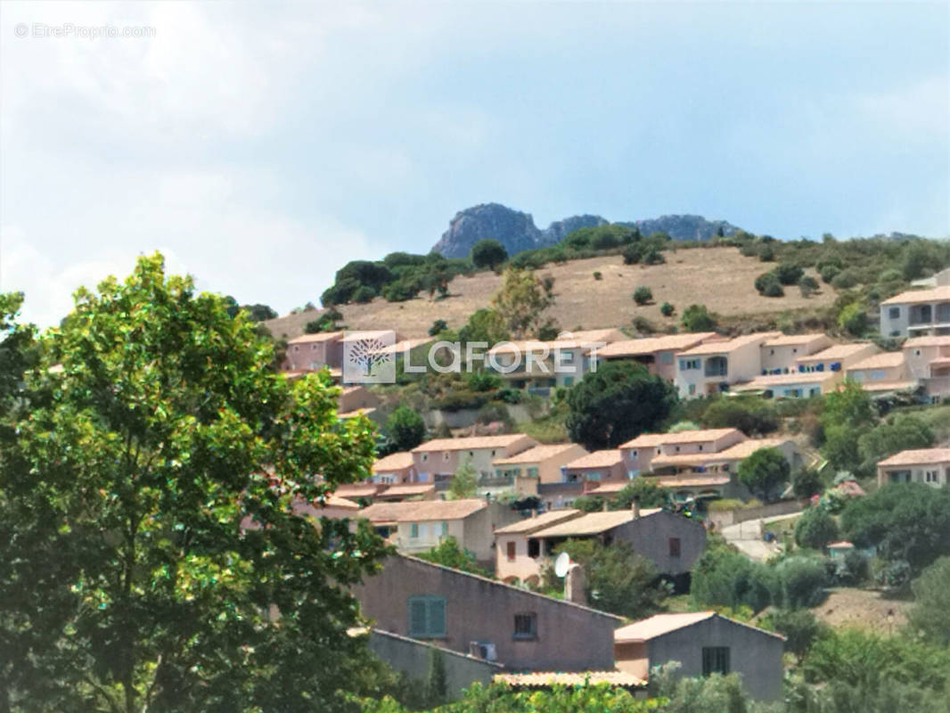 Maison à ROQUEBRUNE-SUR-ARGENS