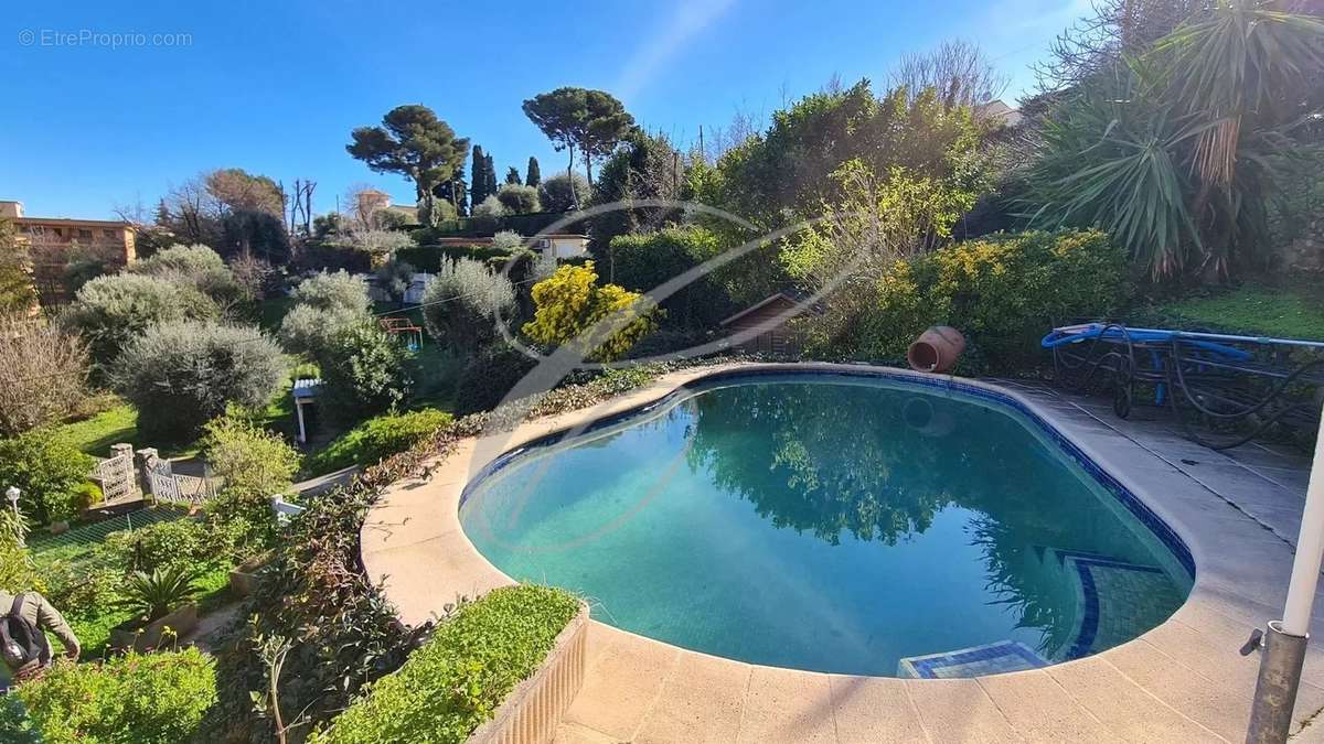 Maison à ROQUEBRUNE-CAP-MARTIN