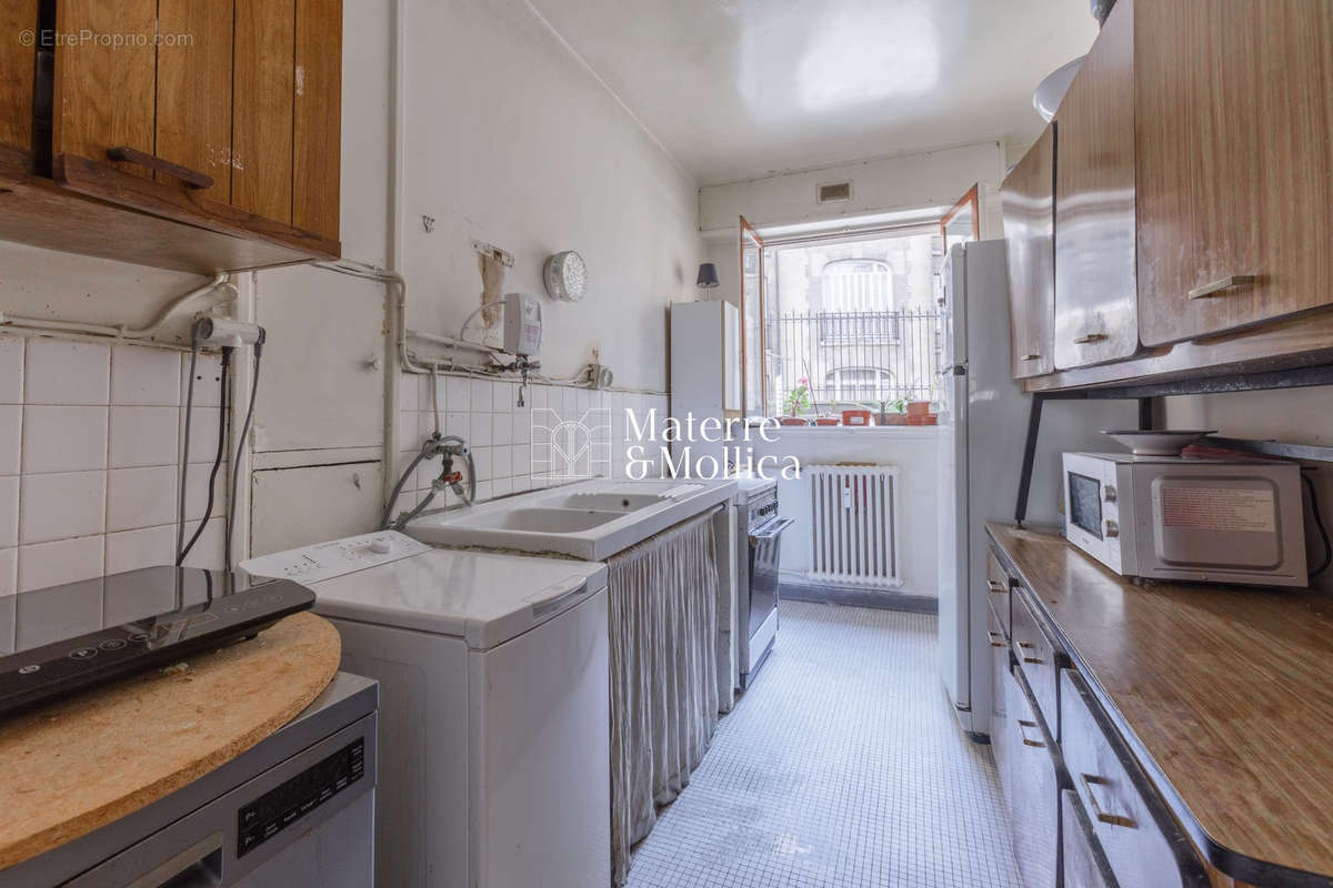 Appartement à PARIS-16E