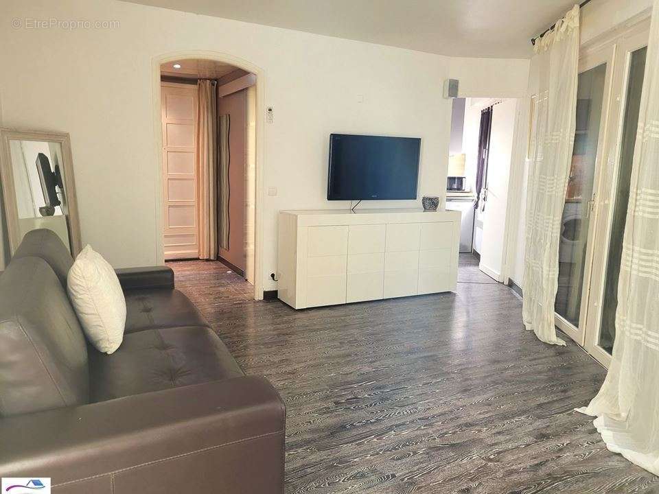 Appartement à MANDELIEU-LA-NAPOULE