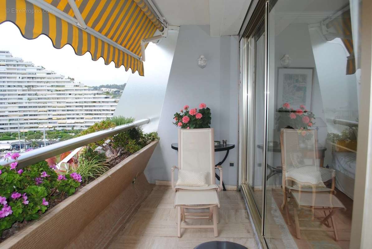 Appartement à VILLENEUVE-LOUBET