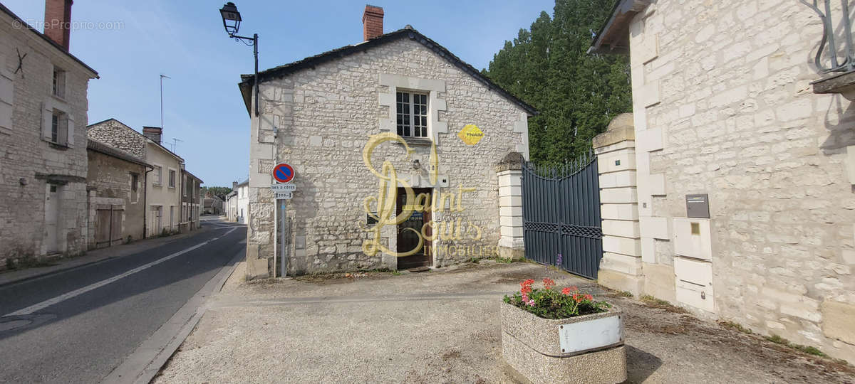 Maison à CHAMPIGNY-SUR-VEUDE