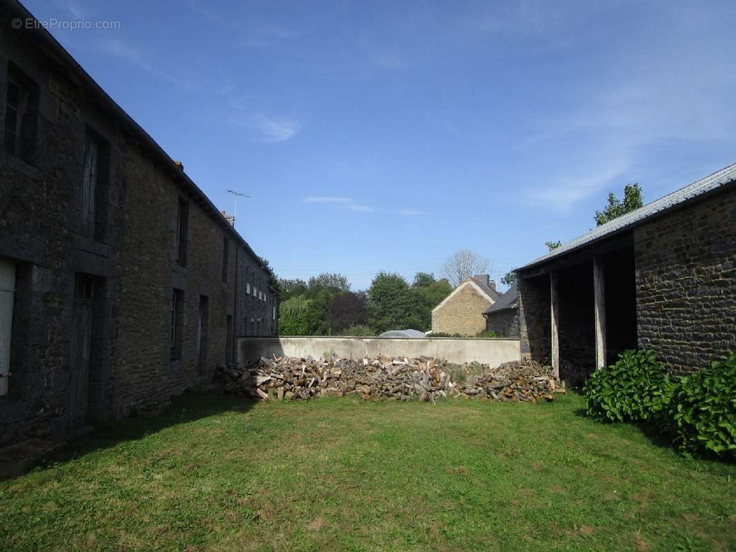 Maison à LANGOURLA