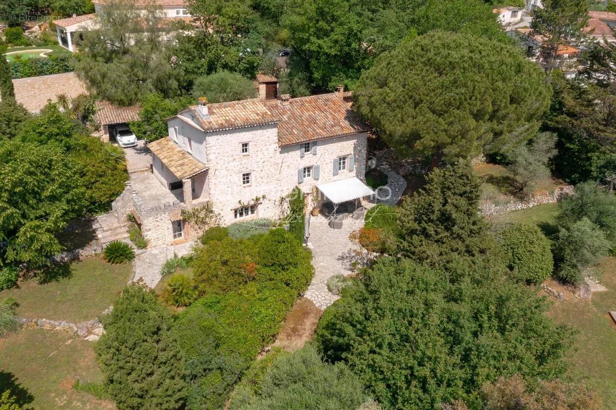 Maison à ROQUEFORT-LES-PINS