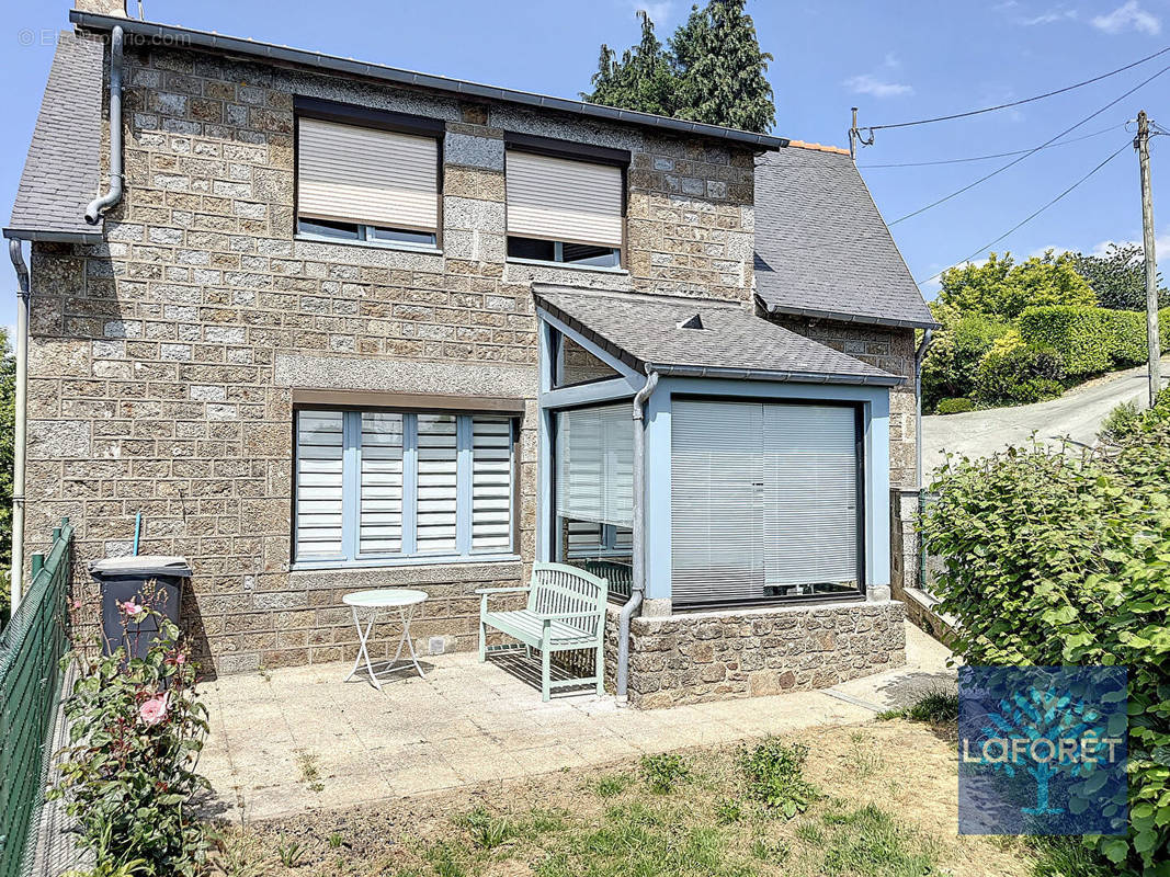 Maison à LOUVIGNE-DU-DESERT