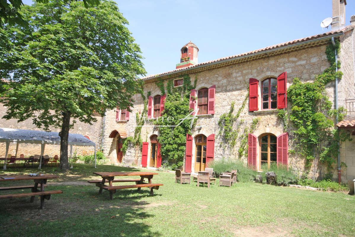 Maison à AUPS