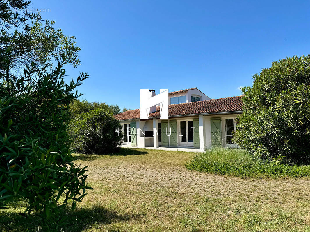 Maison à LES PORTES-EN-RE