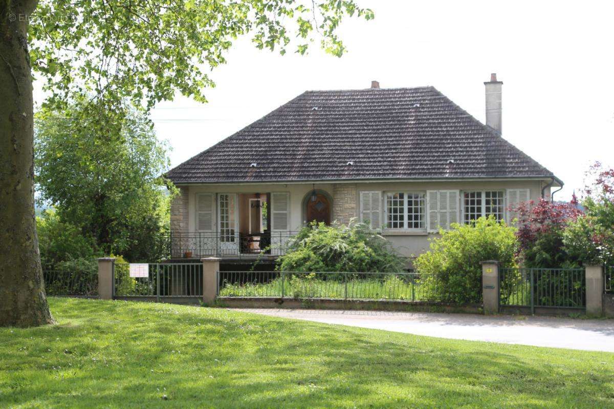 Maison à ETANG-SUR-ARROUX