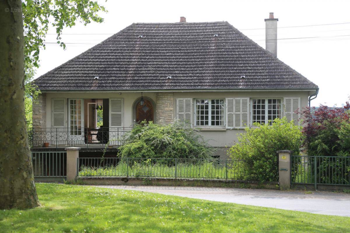 Maison à ETANG-SUR-ARROUX