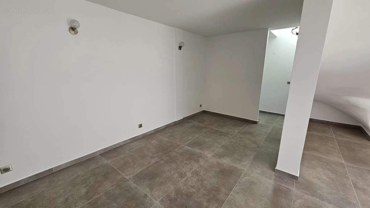 Appartement à LA GARENNE-COLOMBES