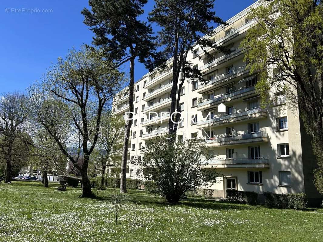 Appartement à GIERES